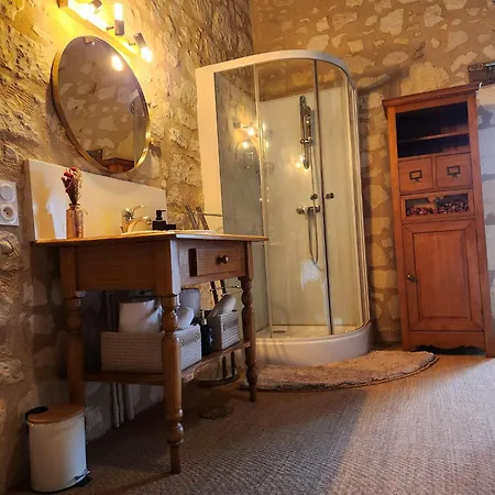 Alojamento de Acomodação e Pequeno-almoço D'hôte De Charme Dans Logis Du Xve Longue