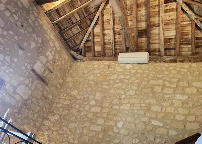 D'hote De Charme Dans Logis Du Xve Frühstückspension *