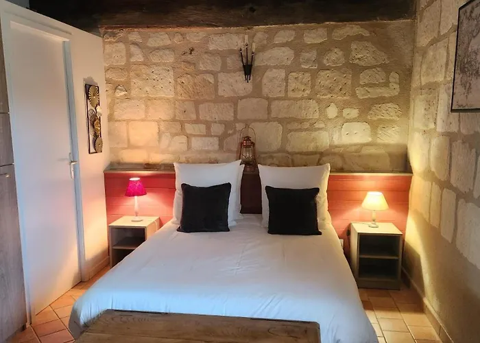 D'hote De Charme Dans Logis Du Xve Longué