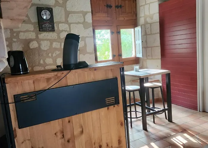 Frühstückspension D'hote De Charme Dans Logis Du Xve