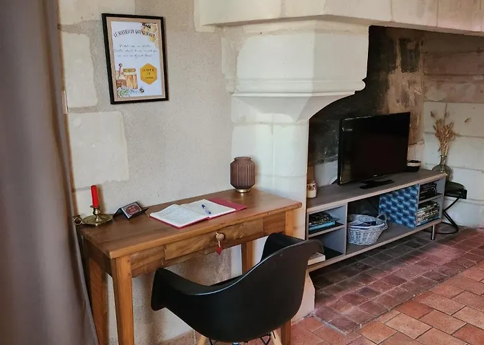 D'hote De Charme Dans Logis Du Xve Bed & Breakfast Longué